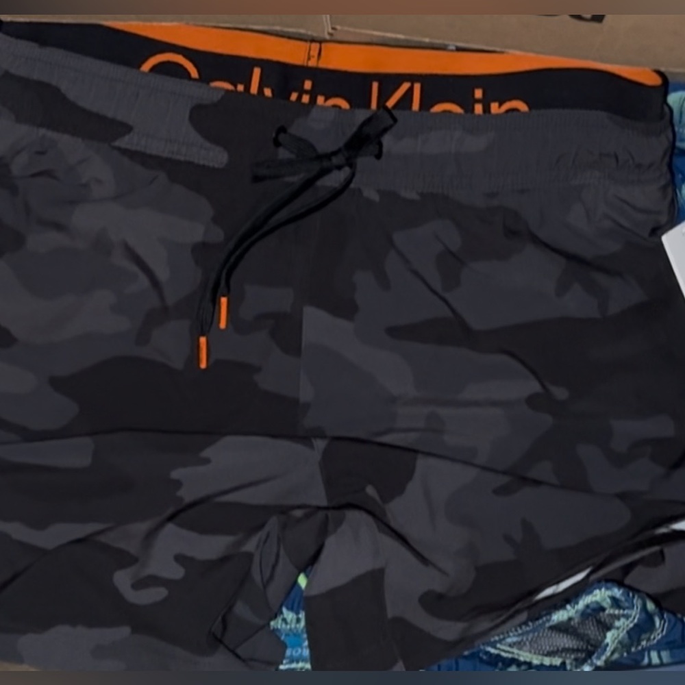 Calvin Klein Men's Camouflage Swim Shorts - Black and Gray
